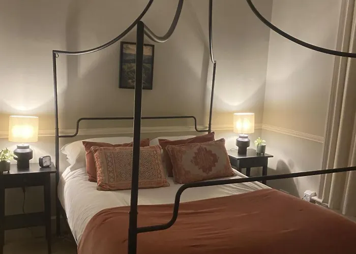 The Beeches - Chatsworth Apartment No 2 - Sleeps 4