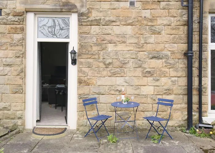 The Beeches - Chatsworth Apartment No 2 - Sleeps 4